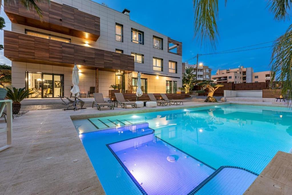 Luxury Casa Con Piscina, Wifi, 150M Dal Mare Appartement Miami Playa Buitenkant foto